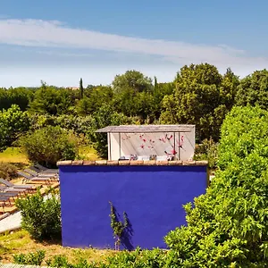 ritournelle-en-provence-18-personnes-4-etoiles.fr-provencehotel.com/